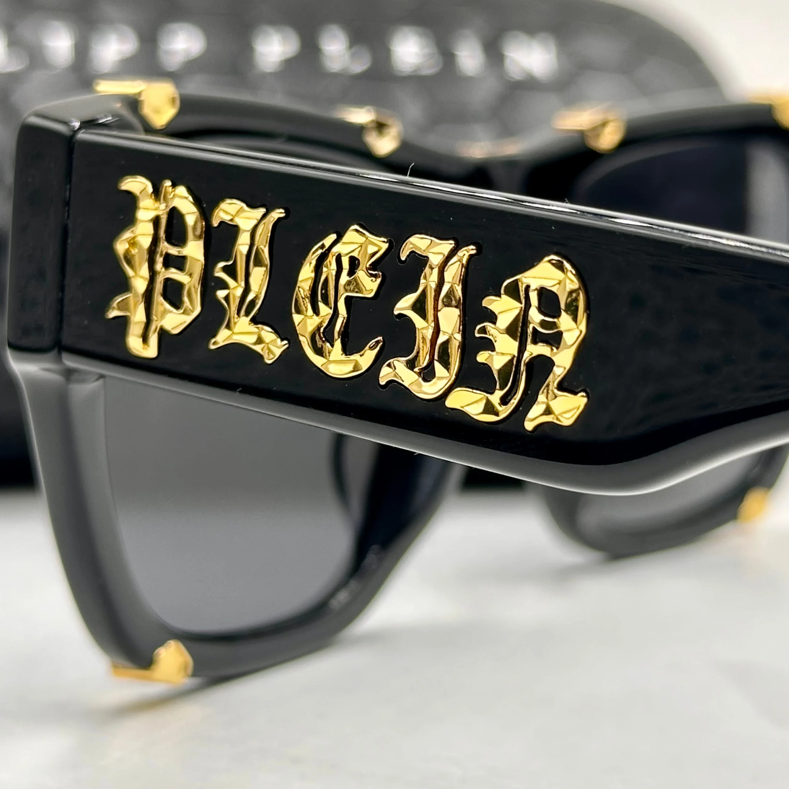 PHILIPP PLEI-N – Image 10