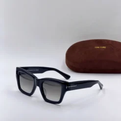 Alternative view of TOM FORD ILIAS FT1154