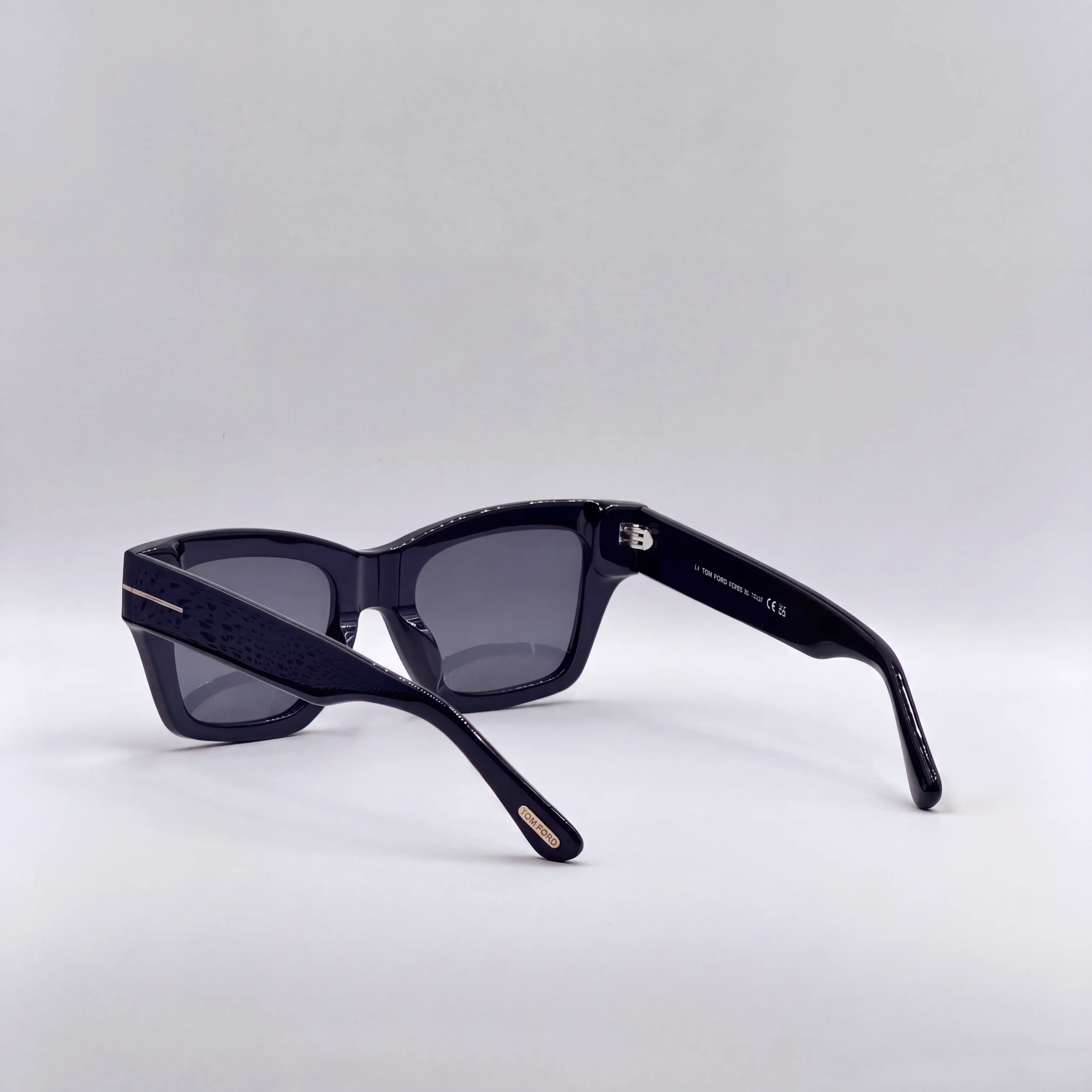 TOM FORD ILIAS FT1154 – Image 12