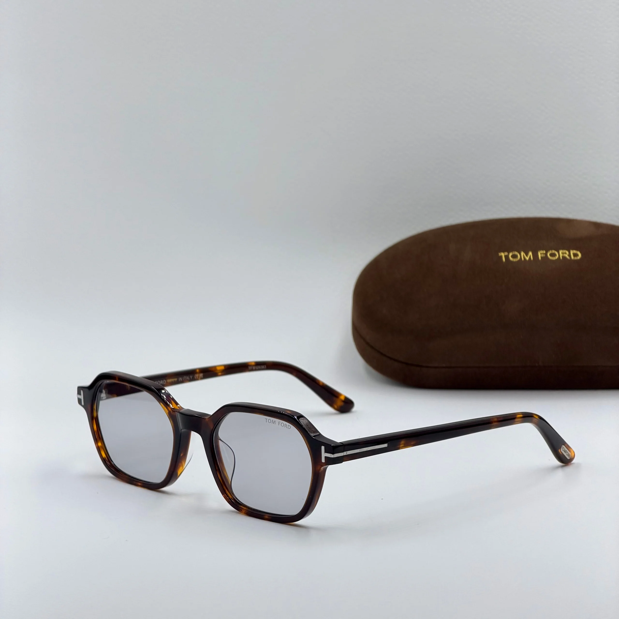 TOM FORD Joey TF1301