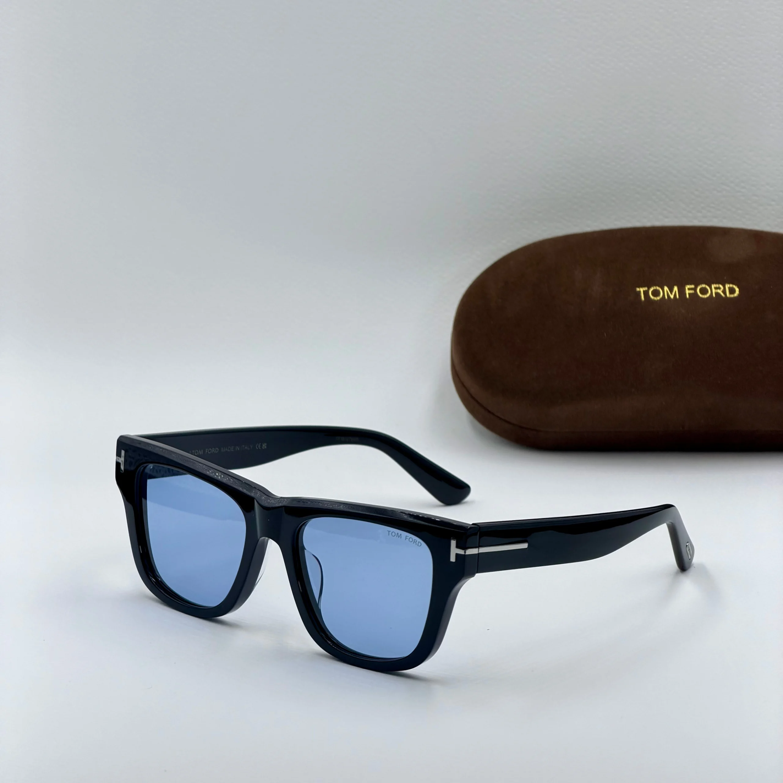TOM FORD Finn TF1304