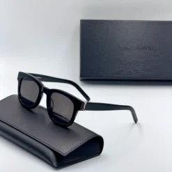 Alternative view of S LAURENT SLM124