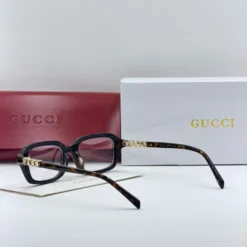 Alternative view of GG 2152S
